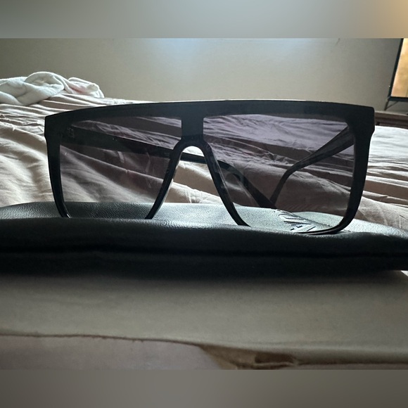 Brand New Nightfall Sunglasses size M w/ pouch.Black Frame-Smoke Polarized lens - Picture 3 of 6